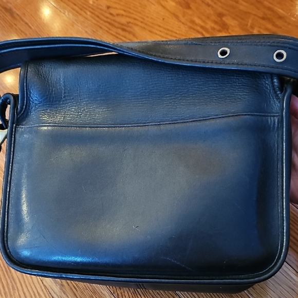 Black Leather Shoulder Bag - Picture 2 of 8